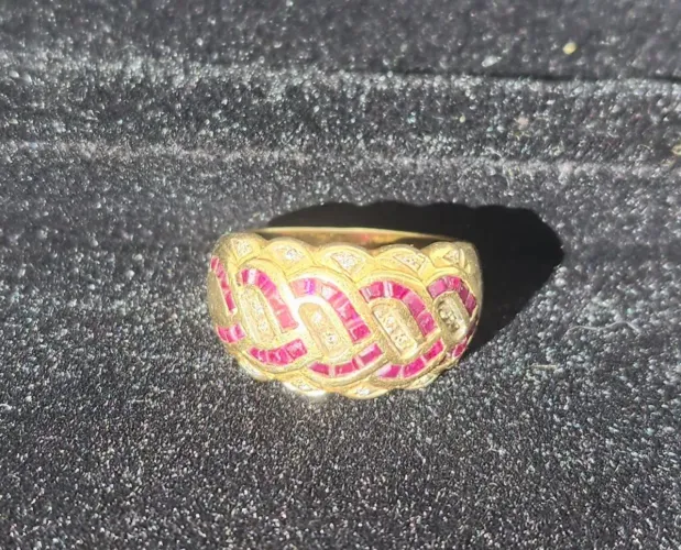 Anel Ouro 18K Rubis e Diamantes