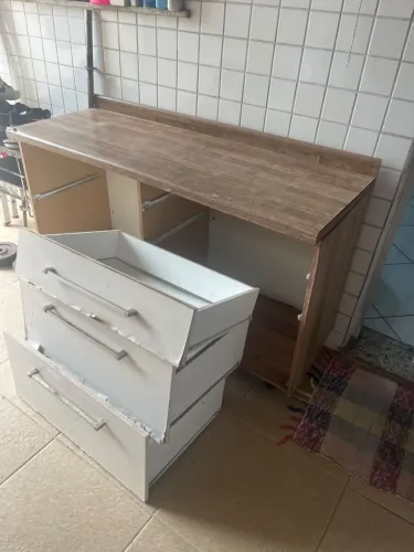 Venda geladeira e móveis