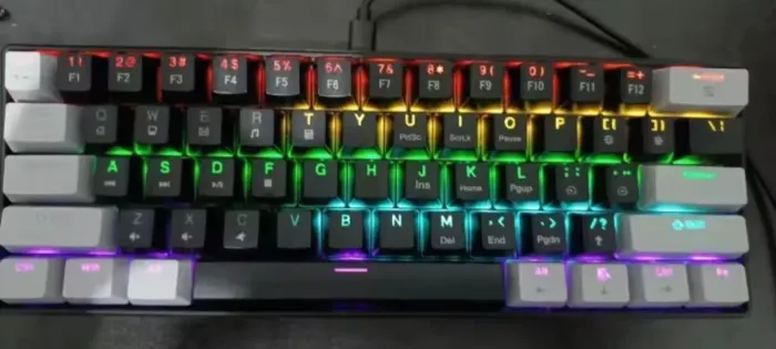 Teclado mecânico com fio (novo na caixa)