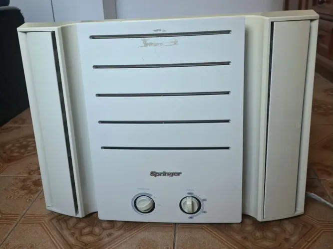 Ar condicionado Springer 7500btus<br>700 reais