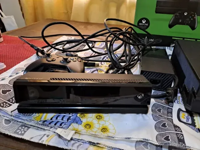 Xbox One 500GB + Kinect 2.0 + 3 Jogos - Completo