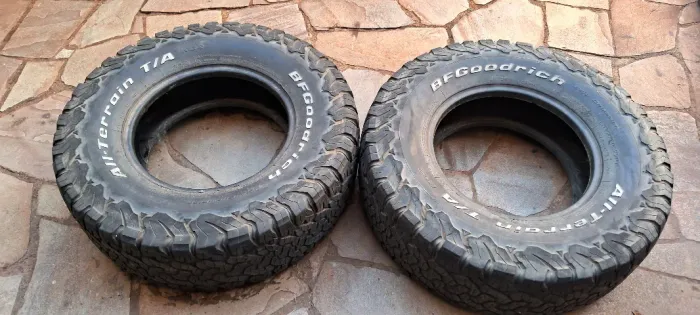 Par pneus BF Goodrich A/T K02 - 265/75 R16
