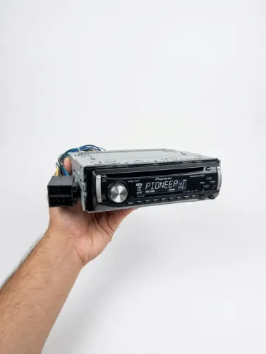 Teipe Pioneer Toca CD e Auxílio 