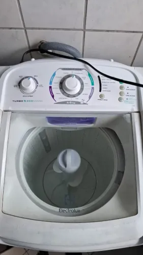 Maquina de lavar roupa/ lava e torce