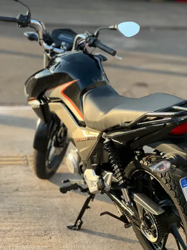Titan 160 2018 moto bem conservada