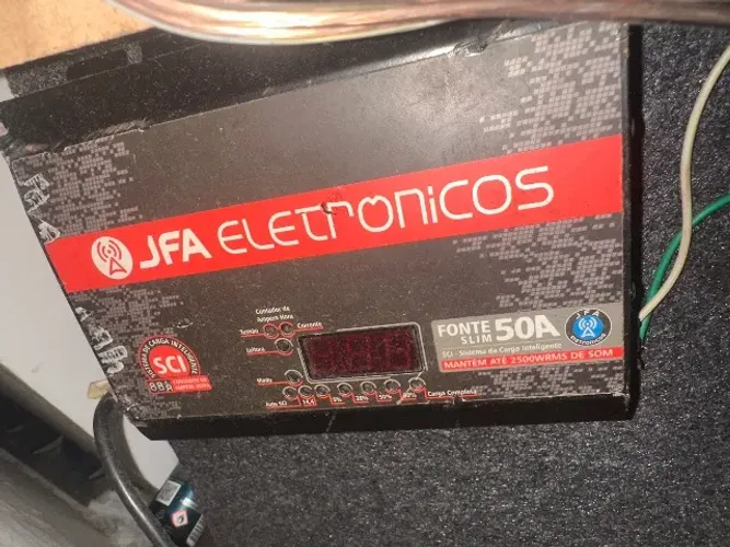 Som de 4 vias para mala do carro