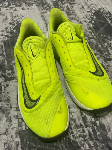 NIKE PRECISION