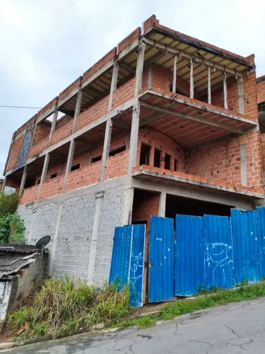 Vende-se sobrado em amador Bueno 