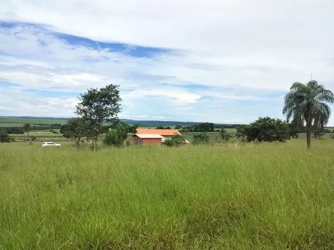Sítio 2,625 hectares entre Uberlândia e Monte Alegre.