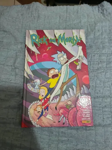 HD Volume 1 Rick and Morty Capa Dura