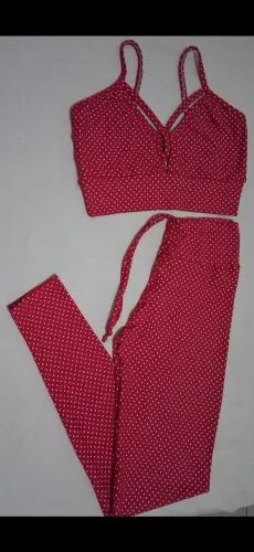 CONJUNTO FITNESS CALÇA COM EMPINA BUMBUM E TOP  "HELEN MADEIRA"