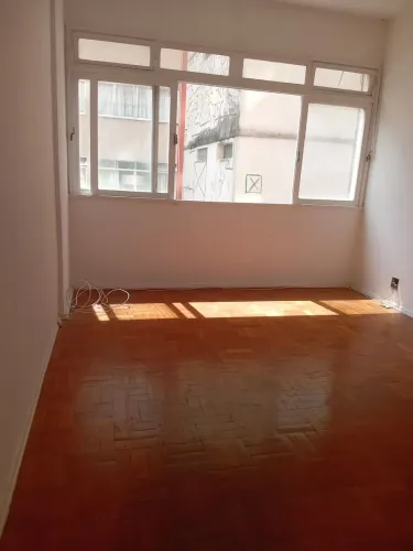 EXCELENTE  QUARTO  E  SALA  PARA LOCAÇÃO  NO CENTRO  DE   PETROPOLIS-RJ 
