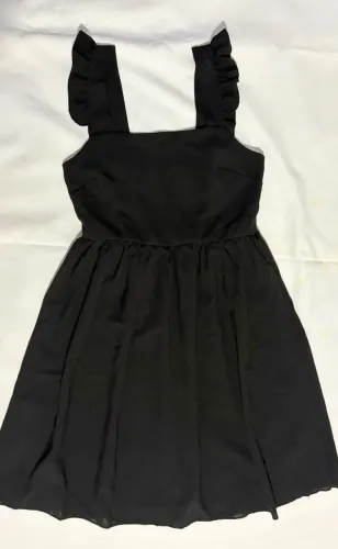 Vestido curto coquette preto