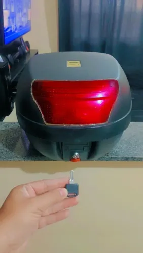 BAÚ DE MOTO 32 LITROS PERFEITO!