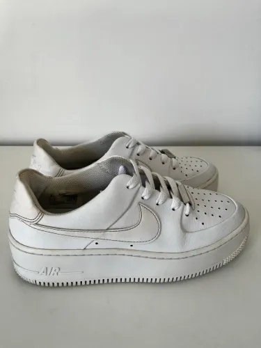 Tênis Nike Air Force 1 Sage XX - Tam 35 (Branco)