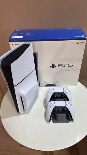     PlayStation 5 modelo com unidade de disco Blu-ray Ultra HD