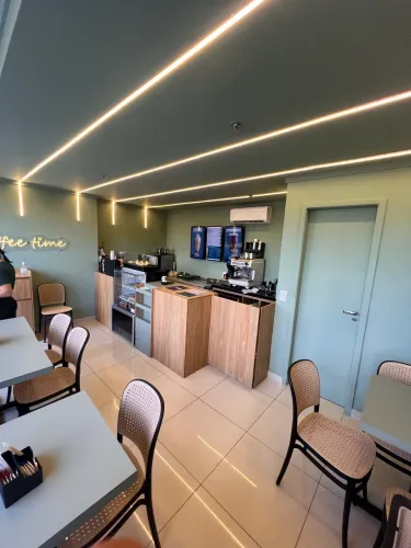 Cafeteria no setor bueno