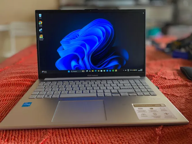 NOTEBOOK ASUS VIVOBOOK 15 - 8GB RAM / SSD 256GB