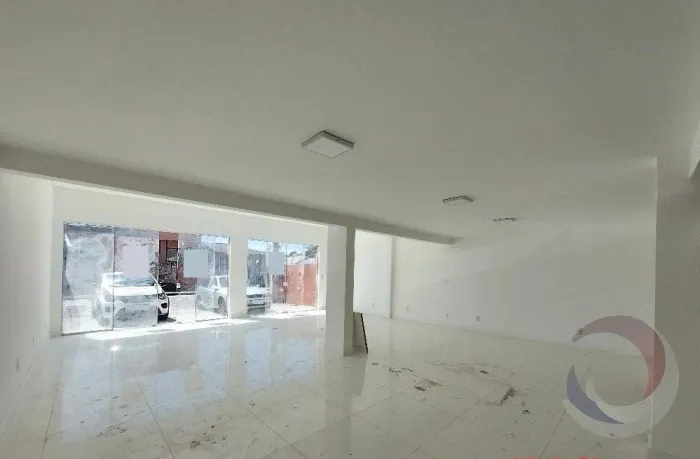 Casa Comercial em Capoeiras