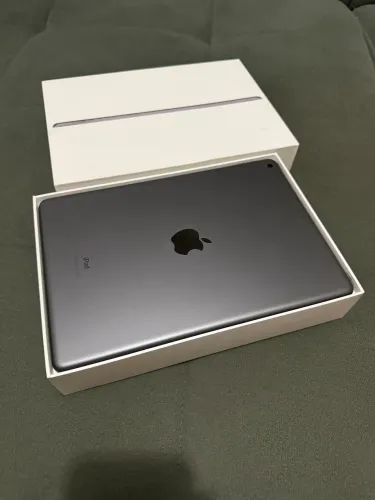 iPad 9 64gb cinza! Aceito cartão até 12x.
