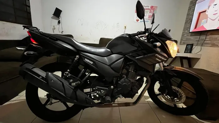 Desapego de uma moto fazer 150 2021 modelo 2022