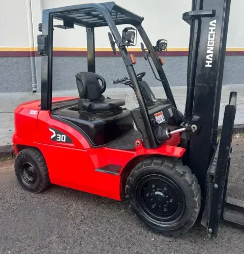 EMPILHADEIRA 3 TON TRIPLEX DIESEL (IMPERDIVEL!!!)