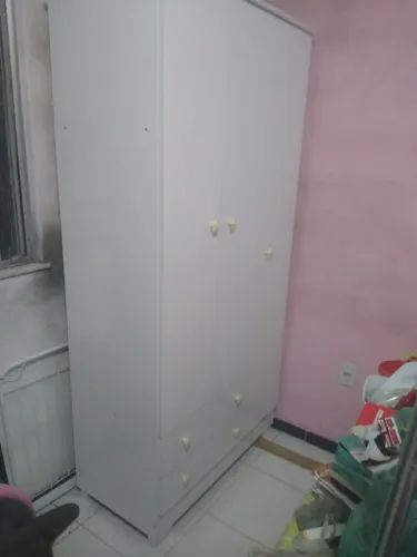 Guarda roupa semi novo