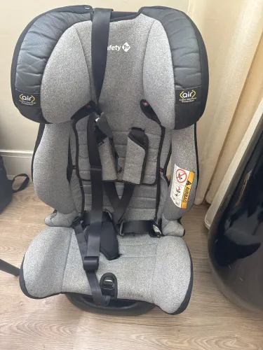 Vendo cadeirinha SAFETY 1 st