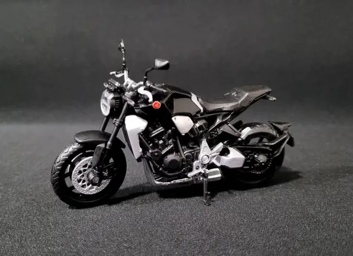 1 miniatura moto lacrada california cycle