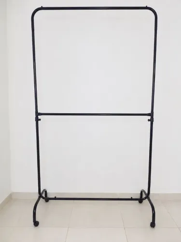 ARARA DE ROUPAS SEMINOVA