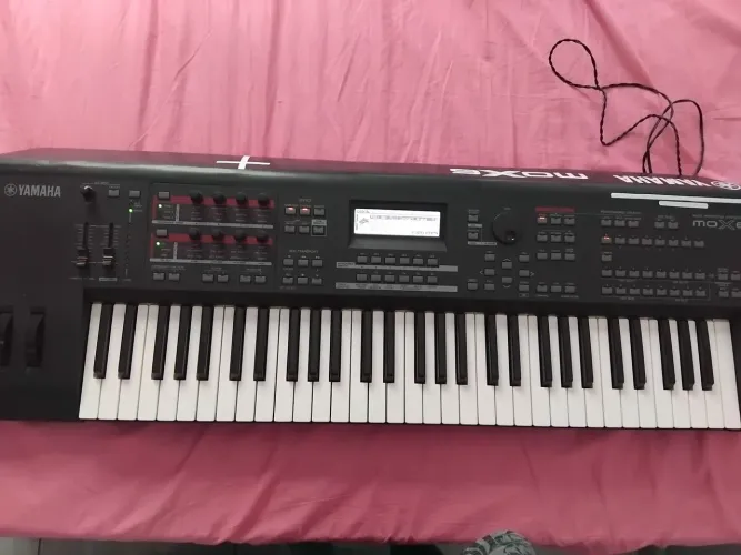 Sintetizador yamaha Mox6