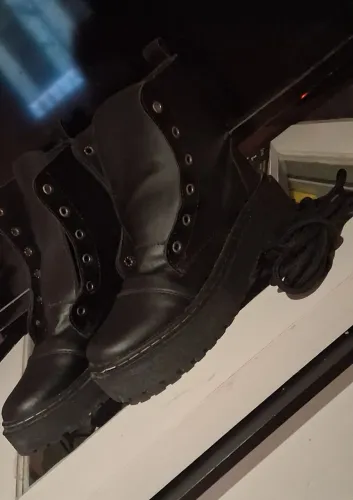 Bota Coturno Tratorado Preta Cano Curto