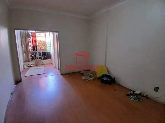 Apartamento com 3 quartos na Praça da Bandeira.