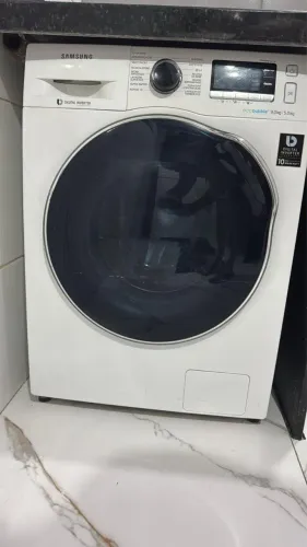 Máquina de lavar e secadora