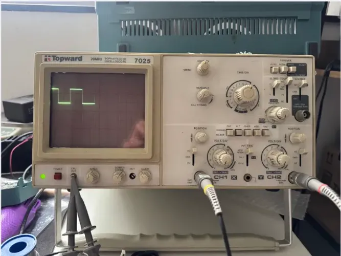 Osciloscópio Topward 7025