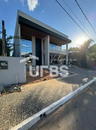 SOBRADO DE ALTO PADRÃO COM 4 SUÍTES DE 356M² NO MIRANTE DO LAGO