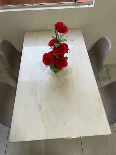 Mesa de mármore
