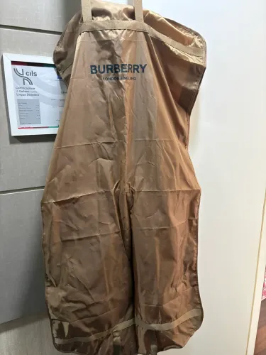 Capa para vestido longo / terno Burberry 