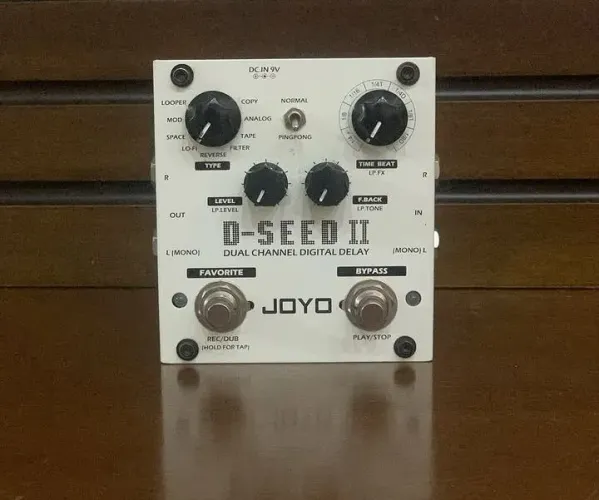 Pedal de efeito delay 