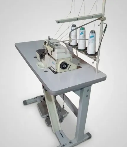 Máquina de Costura Overlock Industrial Lanmax LM-203 - Completa e Revisada (Usada)