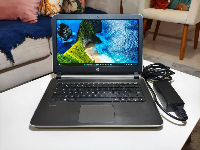 Notebook HP Intel core i5, 10GB RAM, SSD de 240GB, NVidia GT830M, Tela de 14"