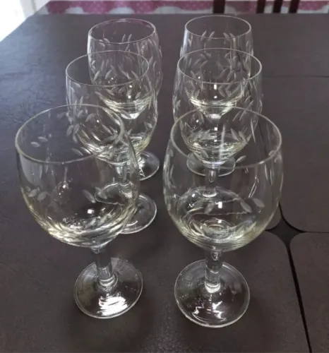 vendo 06 taças de vinho branco cristal blumenau 