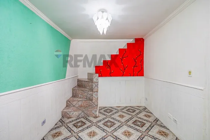 Sobrado - Alugar - Curitiba, Paraná R$ 2.000 Mensal