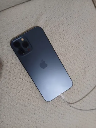 iPhone 12 Pro Max Notinha fiscal? 256gb 92% Apenas uns trincado na película