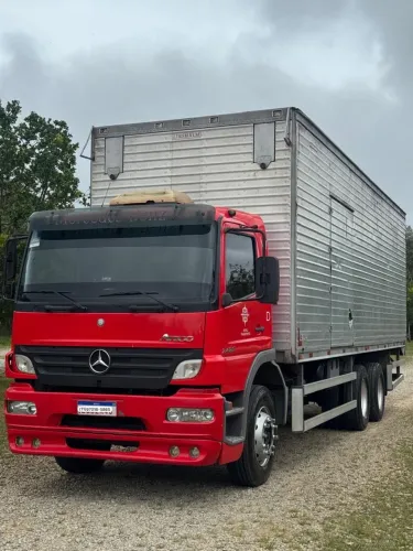 Atego 2425 - 2º dono - baixíssimo km