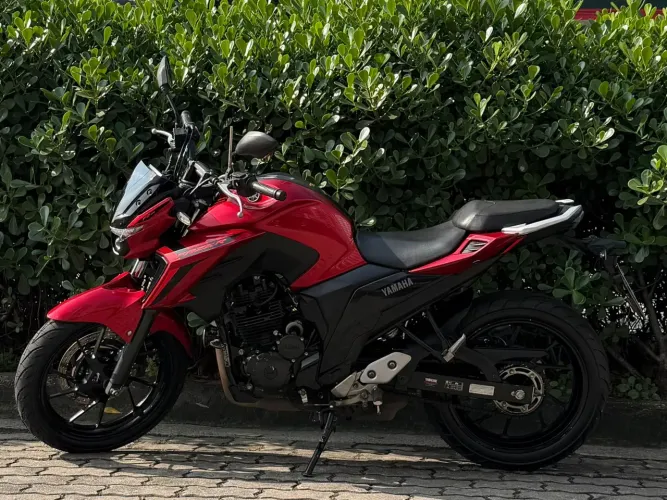 YAMAHA FZ25 2025