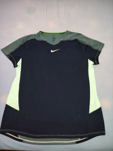 Camisa Nike Court Advantage (Tam. G)