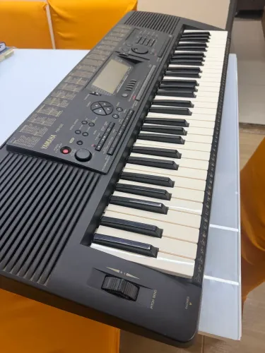 Teclado YAMAHA PSR-520