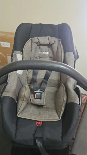 Bebê conforto Casulo Click com Base para Carro