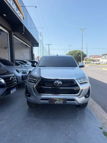 Toyota Hilux CD SRX 4X4 2.8 TDI 16V Diesel Aut. 2025